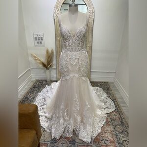 Chic Nostalgia Sample Wedding Dress Ivory/Blush Bridal Size 14